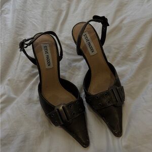 STEVE MADDEN HEELS with buckle / distressed